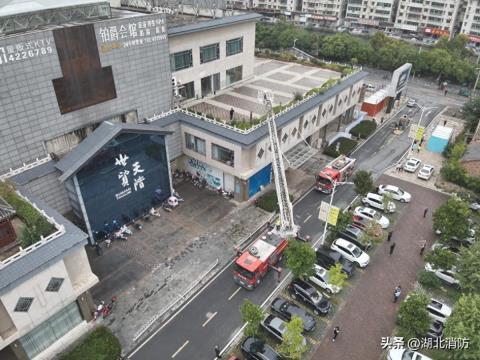 湖北荆门：消防深入多家商业综合体开展“节前”演练培训活动