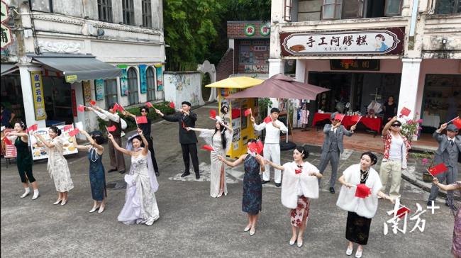打铁花、民国风巡游……中山影视城中秋国庆主题活动精彩纷呈