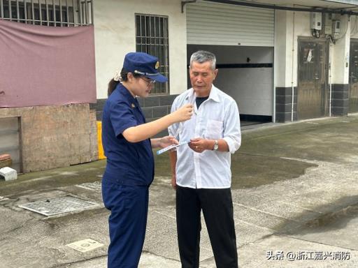 乌镇开展“敲门入户”消防安全宣传活动