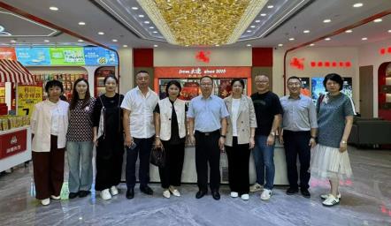 大连市人民广场街道政协活动组开展海洋经济专项调研活动