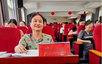 黄州区小学数学青年教师培训活动：课标落地+AI赋能 ，双轮驱动