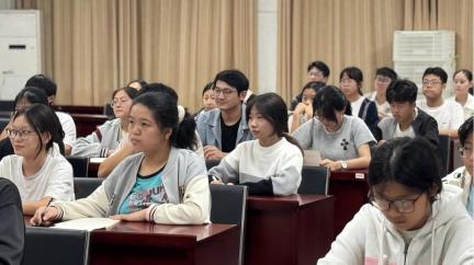 暖心赋能助成长，临沂二中北校区举行心理委员培训活动