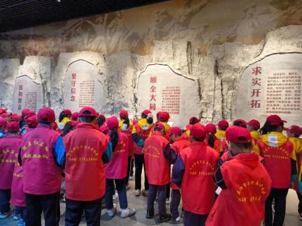 庆阳市开展“红石榴籽心连心”红色研学活动 各族青少年共悟初心筑情谊