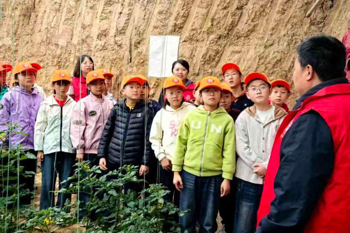 甘谷县妇联“爱暖万家”亲子研学活动温情启幕