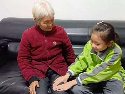 情暖重阳，孝润童心——淄川区昆山学校开展重阳节感恩主题教育系列活动