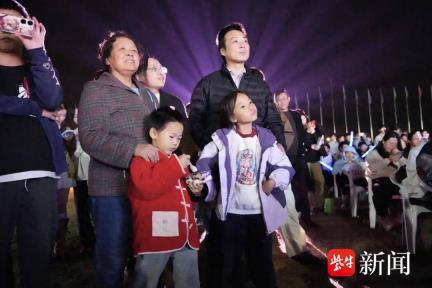 镇江公安举办 “星空音乐会” 暨警营开放活动，高校师生沉浸式学习安防知识