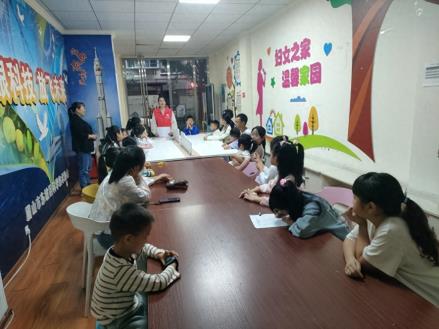 “巧手迎中秋 童心绘团圆”高灯社区“聚光灯”童邻学堂中秋节活动